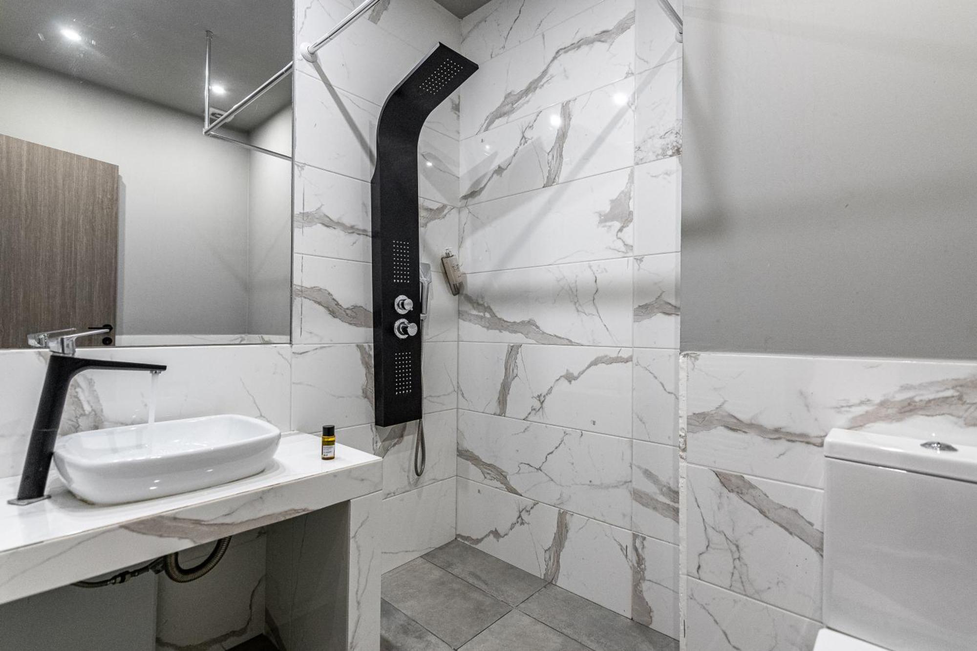 Athenian Infinity Apartments Bagian luar foto