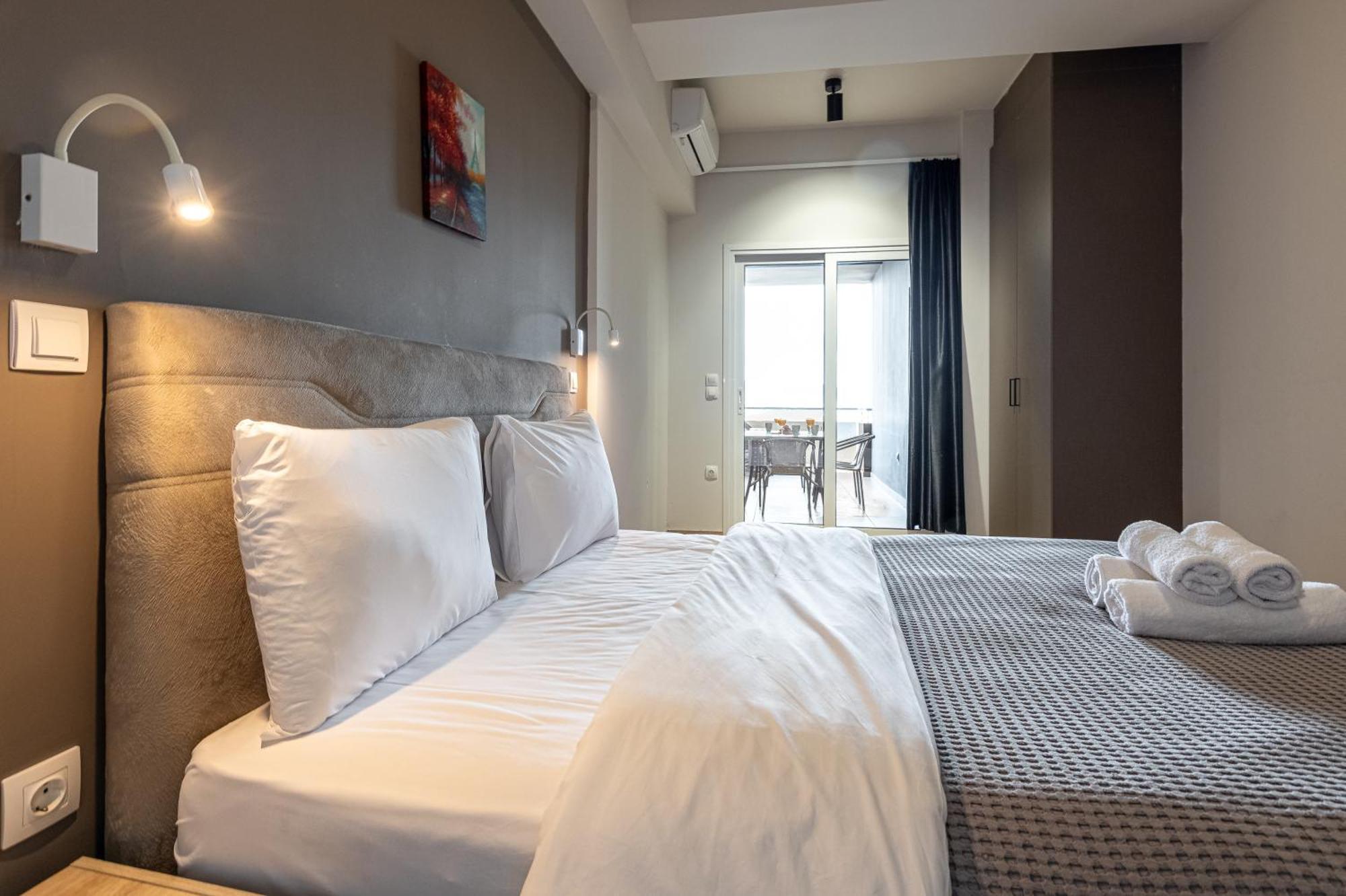 Athenian Infinity Apartments Bagian luar foto