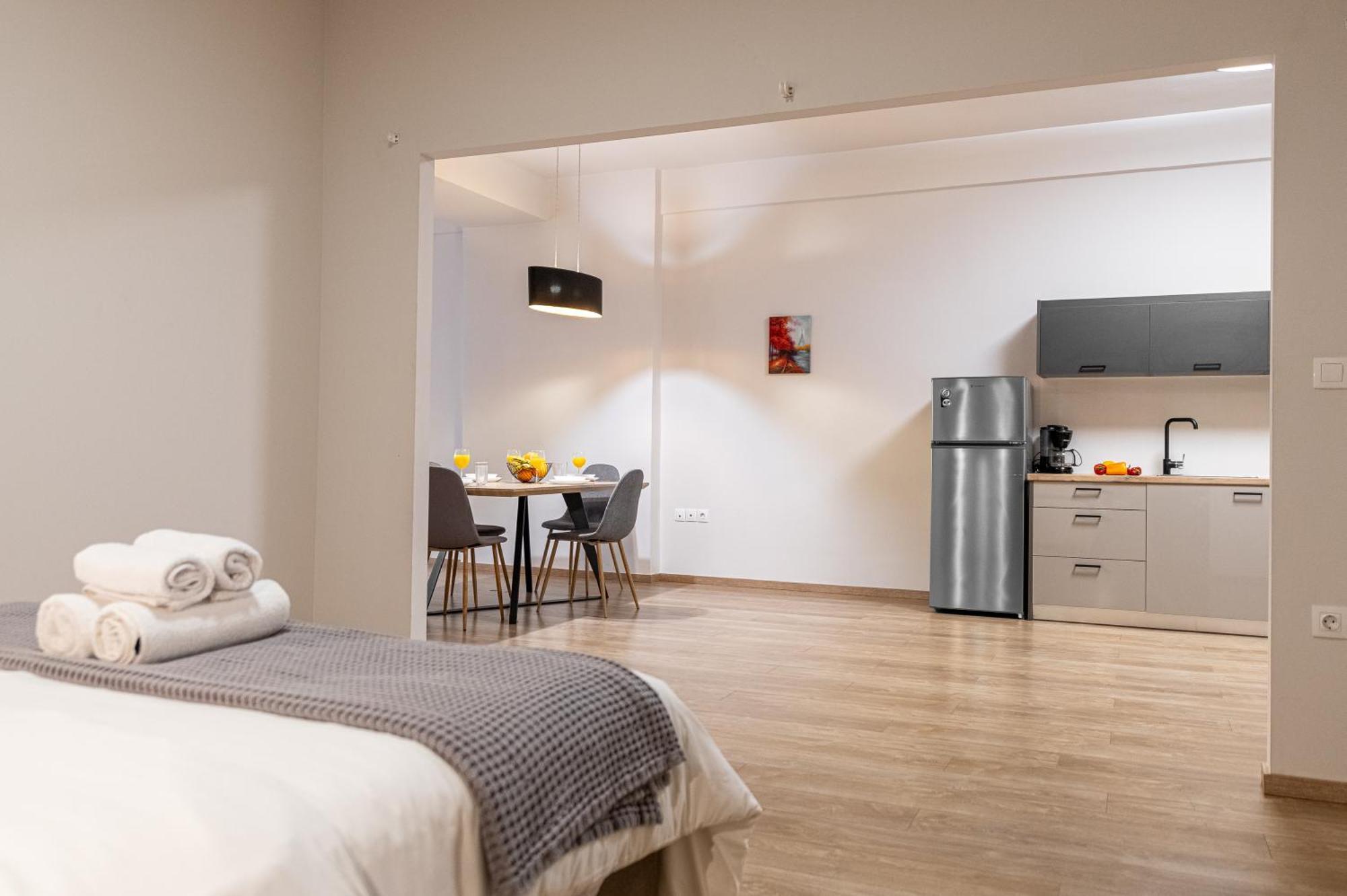 Athenian Infinity Apartments Bagian luar foto