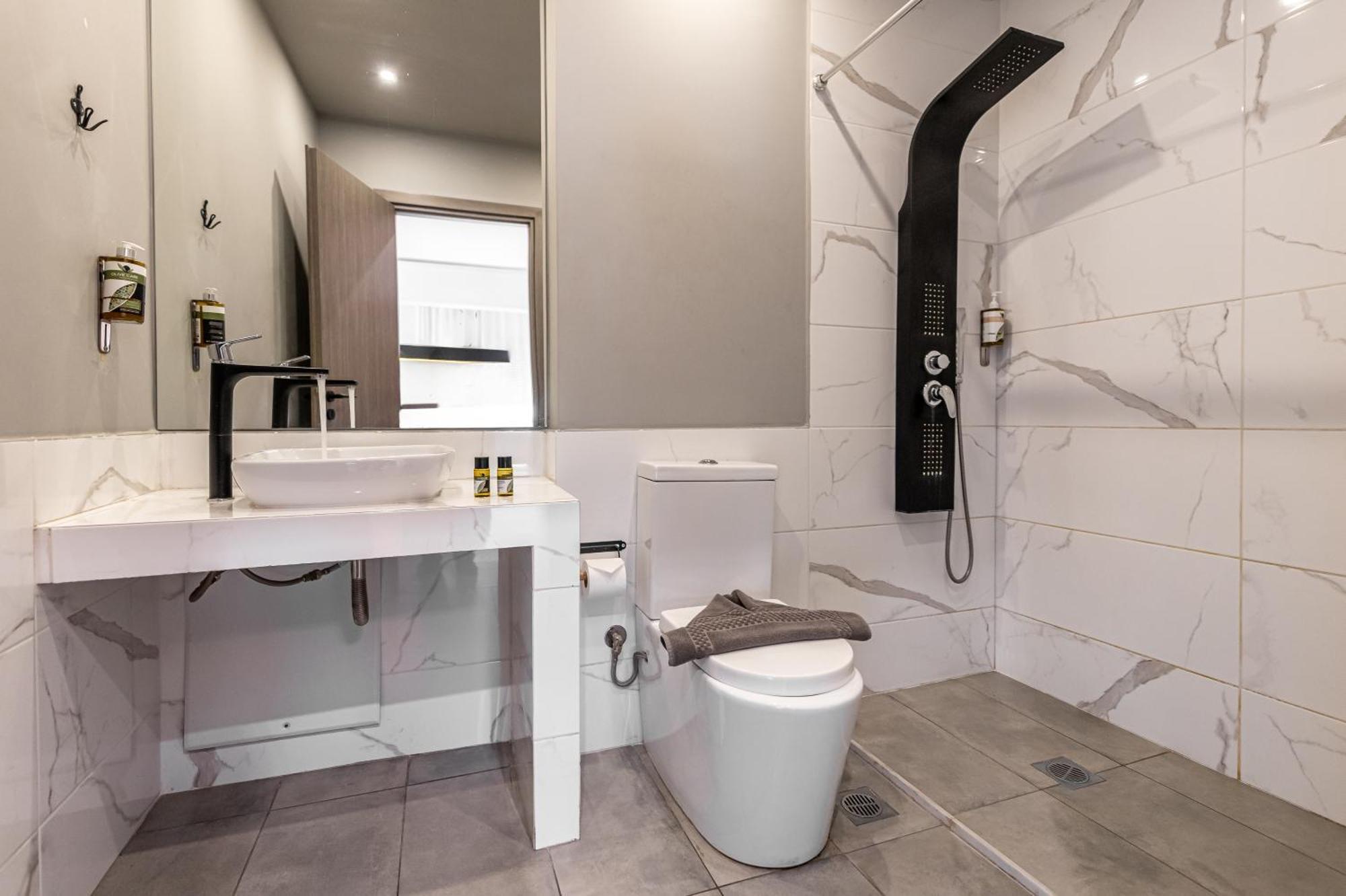 Athenian Infinity Apartments Bagian luar foto